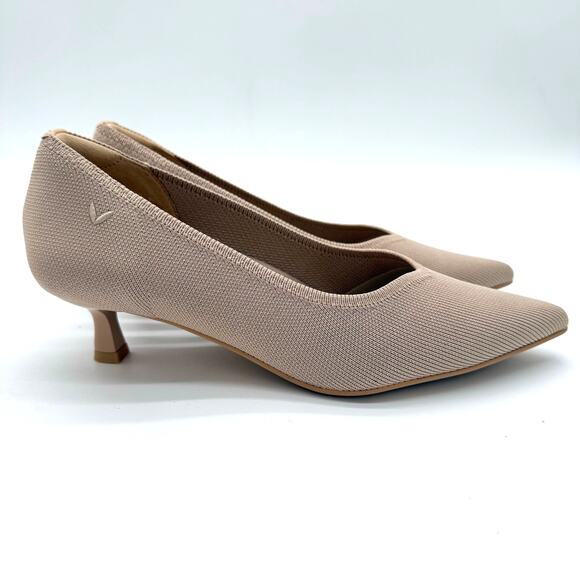 Vivaia Scarlett Pointed Toe Kitten Heels Old Money Almond Comfort Heels 8.5 - Picture 1 of 9